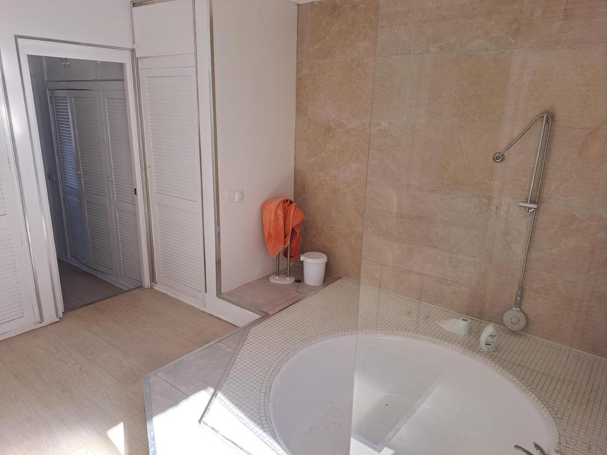 Private Suites In Huge Penthouse 1St Line Puerto Banus, Incredible Views, Jacuzzis Marbella Exterior photo