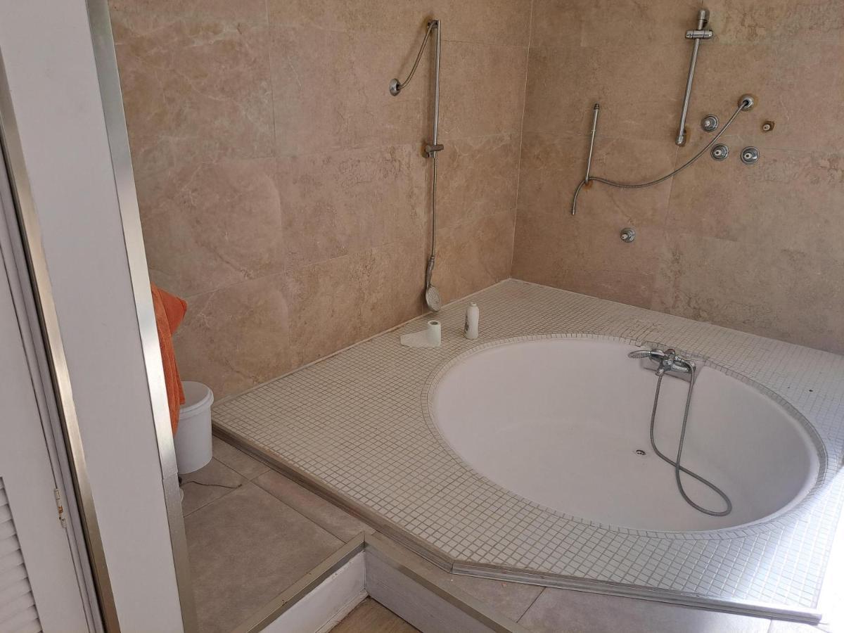 Private Suites In Huge Penthouse 1St Line Puerto Banus, Incredible Views, Jacuzzis Marbella Exterior photo
