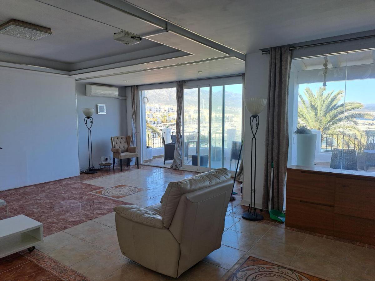 Private Suites In Huge Penthouse 1St Line Puerto Banus, Incredible Views, Jacuzzis Marbella Exterior photo