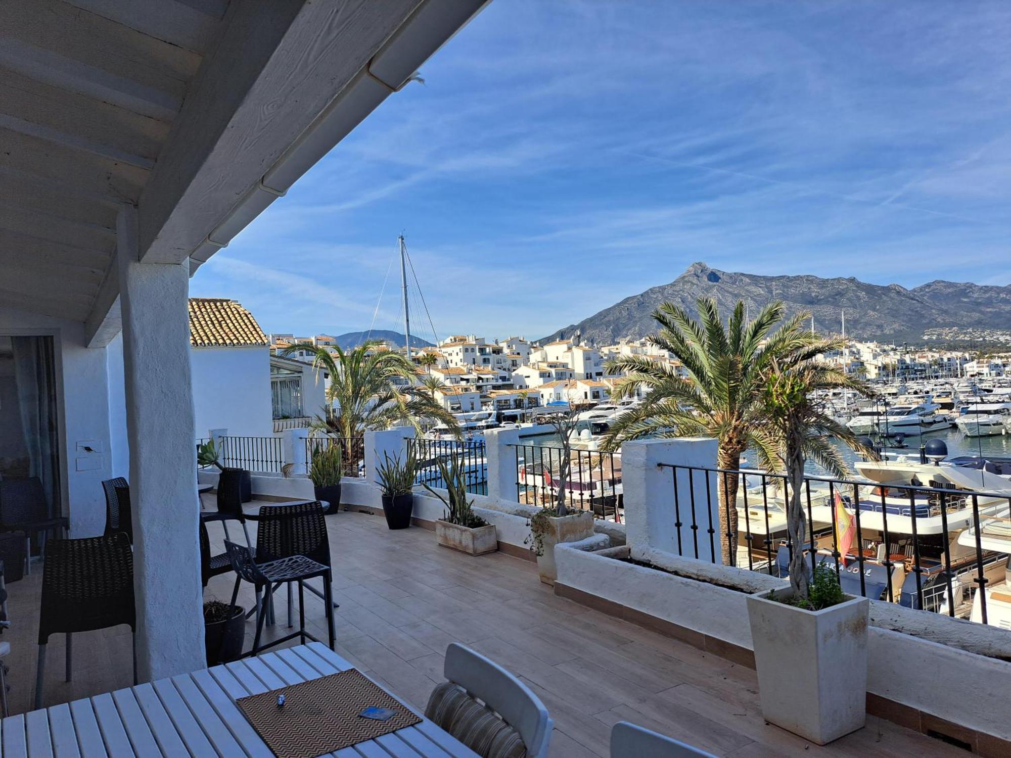 Private Suites In Huge Penthouse 1St Line Puerto Banus, Incredible Views, Jacuzzis Marbella Exterior photo