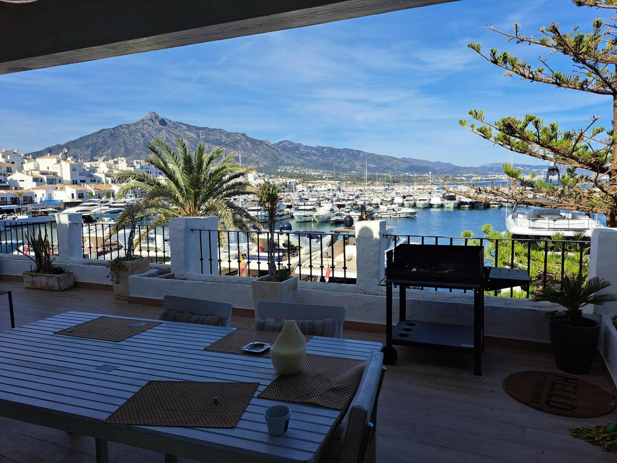 Private Suites In Huge Penthouse 1St Line Puerto Banus, Incredible Views, Jacuzzis Marbella Exterior photo